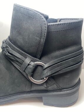 Clarks Hearth Kaylie Women's Boot Size 6 1/2 M.  Like New. No Box.